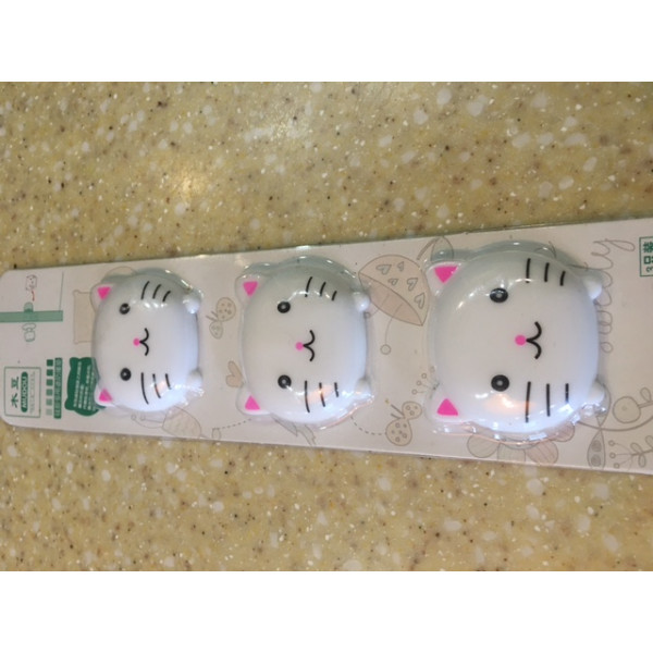 Ограничитель от удара о стену Котик Baby Safety WA037